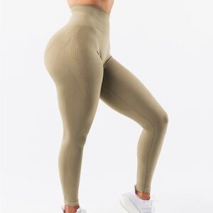 NWT ALPHALETE Women’s Amplify Contour Leggings Birch Wood Size MEDIUM